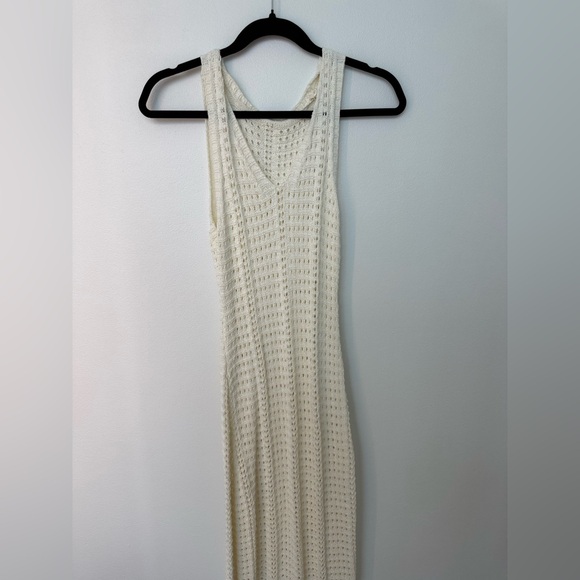 Elegant Cream Knit Maxi Dress - Picture 2 of 5